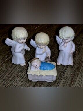 Vtg House of Lloyd Christmas Around the World Bisque Porcelain Nativity Angels